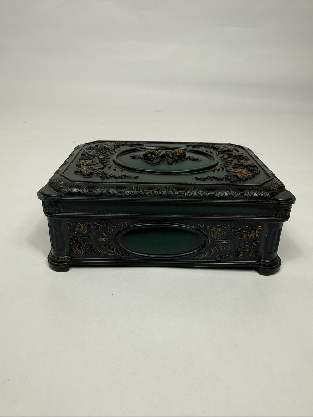 VTG Victorian Style Trinket Jewelry Box Black Green Hinged
